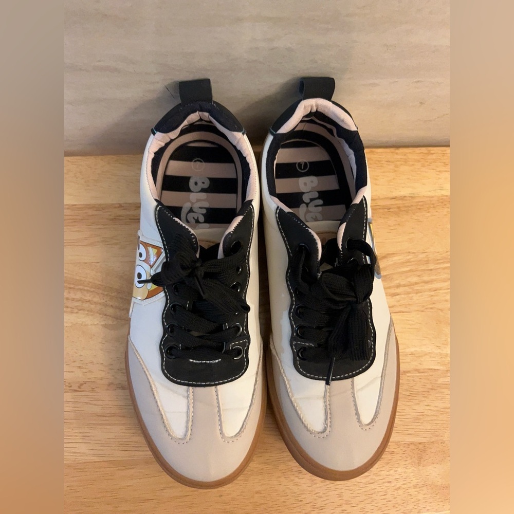 Bluey Men's Low Top Laced Sneakers - Picture 2 of 9